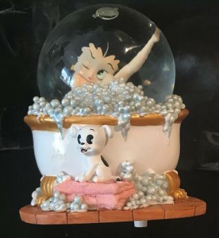 Betty Boop Snow Globe Bubble Bath W/bouncing Bubbles Musical “wanna Be Loved”
