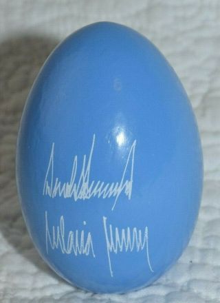 Donald & Melania Trump WHITE HOUSE 2018 EASTER EGG ROLL - BLUE 3