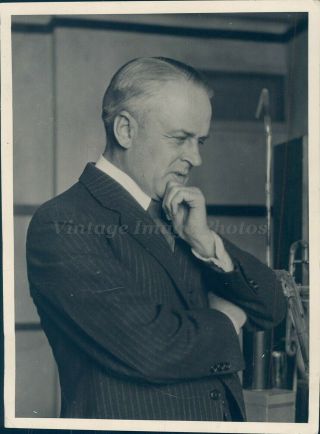 1925 Photo Dr Robert A Millikan Nobel Prize Physics Honor Columbia University