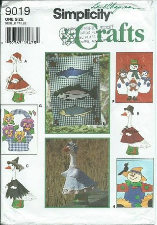 S 9019 Sewing Pattern Lawn Geese Goose Bird Clothes,  Flags Sew Santa Witch Uncut