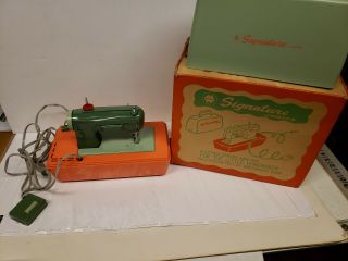 1960’s Signature Junior Child’s Sewing Machine St - 5 – Near W/ Box