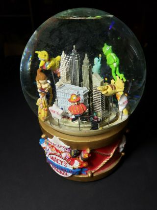 Macy’s Thanksgiving Day Parade Musical Snow Globe 2002 Nyc,