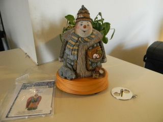 G.  Debrekht 2002 Holiday Picnic Snowman Music Box - Plays " Frosty The Snowman "