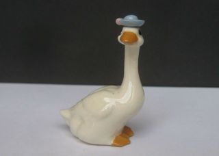 Hagen Renaker Mama Mother Goose In Blue Hat Miniature Figurine 1 - 3/4 " Tall