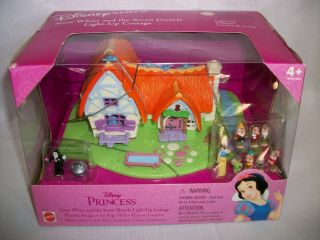 Disney Snow White And The Seven Dwarfs Light - Up Cottage Polly Pocket Bluebird