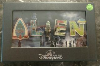Disney Hkdl Alien 5 Pin Set - 2009 Glows In The Dark Disneyland Hong Kong Htf