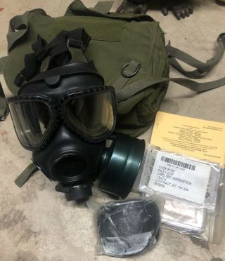 Us Military M40 Gas Mask M42 /m45 With Bag,  - Filter M/l