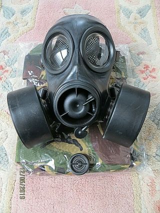 2003 British Army Fm12 Gas Mask Size 2,  Double Filters & Haversack