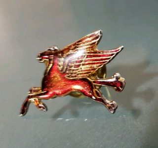 Mobil Oil Gas Flying Pegasus Vintage Hat Lapel Pin Enamel Red Horse Facing Left