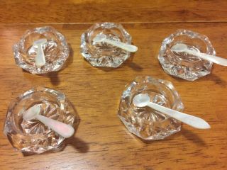 Vntg Set Of 5 Cut Glass Salt Cellars With Mother Of Pearl Spoons