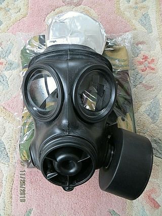 2003 British Army S10 Gas Mask Size 2,  2 Filters (1 Foil Wrapped) & Haversack