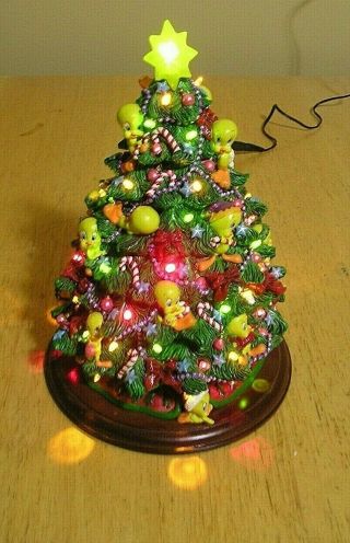 Tweety Bird & Sylvester Christmas Tree Lights Up