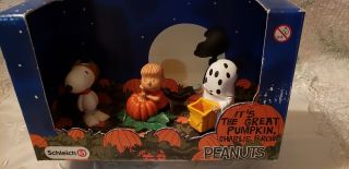 Vintage Schleich Peanuts.  It ' s The great Pumpkin Charlie Brown figures 3