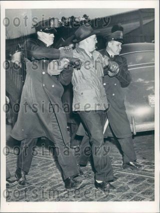 1946 Chicago Police Manhandle Picket Wa Jones Foundry Machine Plant Press Photo
