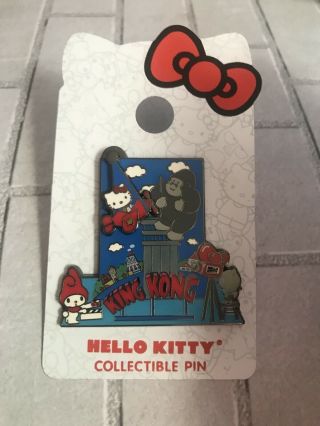 Universal Studios Hello Kitty King Kong Movie Filming Collect Pin.  Sanrio Choco