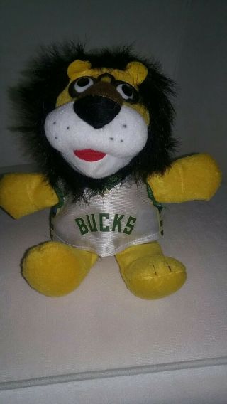 Hubert The Bmo Harris Bank Lion Plush With Milwaukee Bucks Jersey 6 "