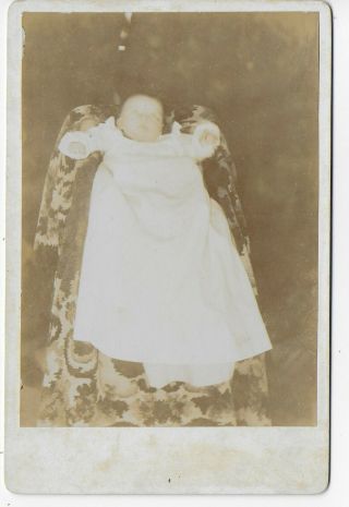 Young Child Post Mortem Cabinet Photo Circa 1890