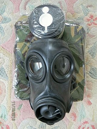 2005 British Army Fm12 Gas Mask Size 2,  Filter & Haversack