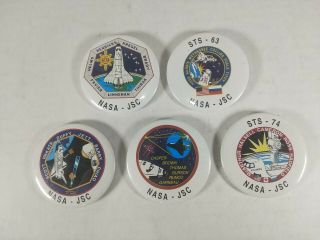 5 Nasa Space Shuttle Sts Souvenir 2 - 1/4 Inch Buttons Pins Jsc Bin 2n