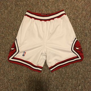 Vintage Nike Chicago Bulls Shorts Size 34