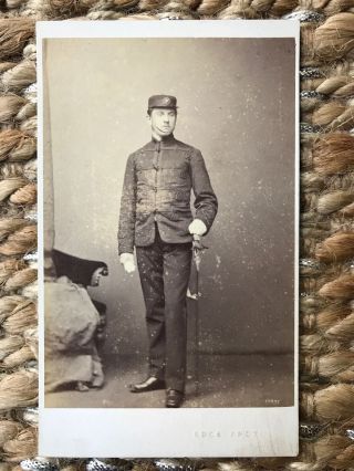 Cdv Photograph Uniformed Military Man Soldier With Sword Photo Studio 112958