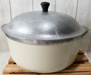 Vintage Club Aluminum Dutch Oven Stock Pot W/ Hammed Lid 6 Quart Almond/beige