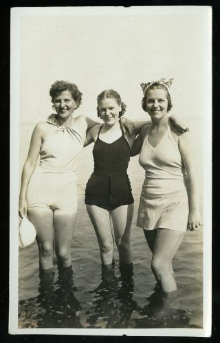 Vintage Photo Bathing Beauties Flapper Girls In Lake Swimsuit Fashion 1930 