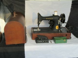 Vintage 1939 99 - 24 Singer Sewing Machine W/ Wood Case,  Key,  & Accessories