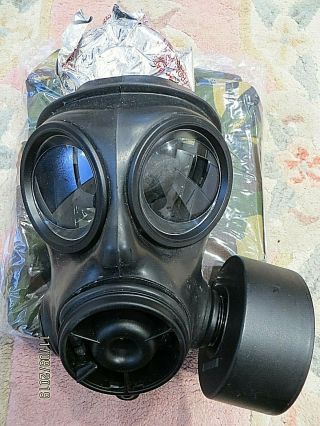 British Army S10 Gas Mask Size 2,  2 Filters (1 Foil Wrapped) & Haversack