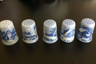 Currier And Ives Porcelain Set Of 4 Thimbles,  Winter Scenes,  Old Homestead,  1
