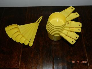 Tupperware Bright Yellow Measuring Spoons,  Cups,  Holding Ring Complete 14 Pc Set