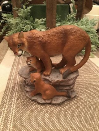 Masterpiece Porcelain By Homco Endangered Species 1994 Mountain Lion & Cubs