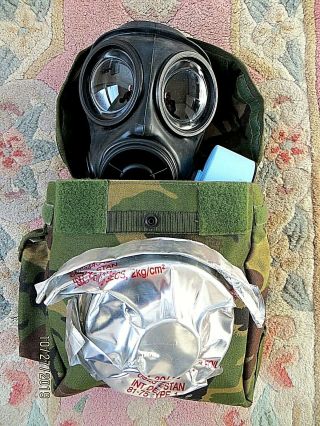 2008 British Army S10 Gas Mask Size 3,  2 Filter (1 Foil Wrapped) & Haversack