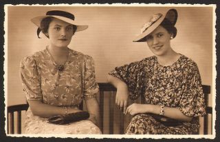 Two Elegant Women With Hats Portrait Old Photo 14x9 Cm 29663