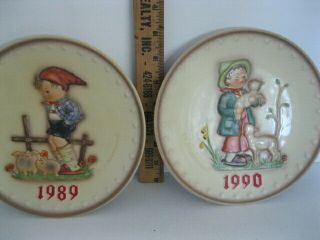 Hummel Annual Plates 285 Farm Boy 1989 And 286 Shrpherd Boy 1990