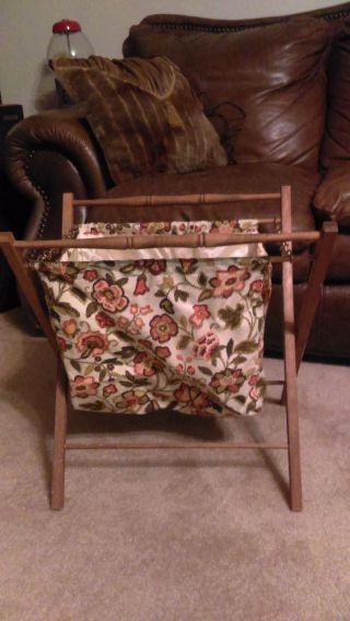 Vintage Wood Frame Folding Knitting/crochet/sewing/craft Tote Basket Stand