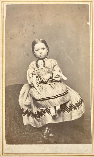 Cdv Civil War Era Little Girl Holds Large Doll - Greenfield,  Mass - By D.  B.  Taylor