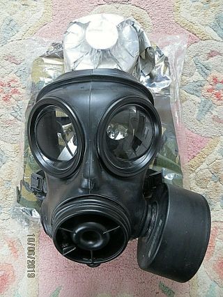 2009 British Army S10 Gas Mask (size 2),  2 Filters (1 Foil Wrapped) & Haversack