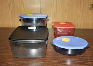 4 Tupperware Rock – N – Serve Microwave Containers With Vented Lids