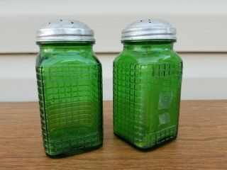 Vintage Owens Illinois Green Depression Glass Ribbed Salt & Pepper Shakers