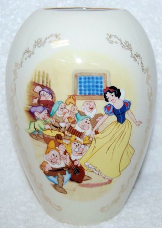 Lenox Disney ' s Snow White & the Seven Dwarfs Vase IN THE BOX 6 