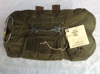 Parachute Military Chest Reserve Complete With Log