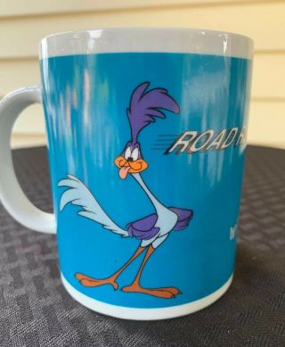 1997 Warner Bros.  Looney Tunes - Road Runner And Wile E.  Coyote Mug/ Cup.