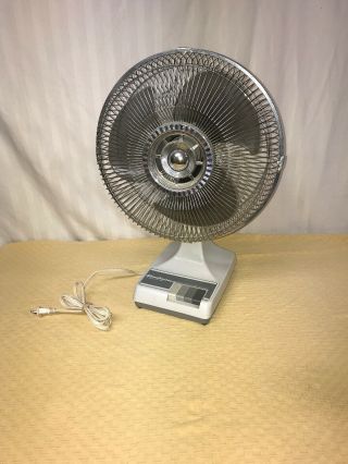 Windmere 12” Oscillating 3 Speed Table Top Fan Gray Blades Quiet
