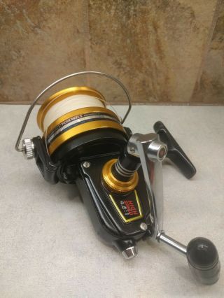 Vintage Penn 850ss Skirted Spool Spinning Reel High Speed 4.  6:1 Black And Gold