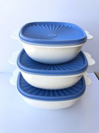 Vintage Tupperware Servalier Bowl Set White Bowls & Blue Accordion Seals