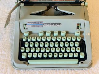 Vintage Hermes 3000 typewriter 3
