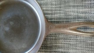 Vintage Griswold Cast Iron Skillet 709 Frying Pan Seasoned Great 7 