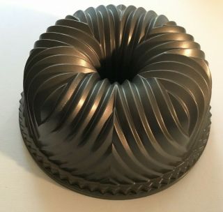 Nordic Ware Cast Aluminum Bavaria Bundt Cake Pan Non Stick Usa