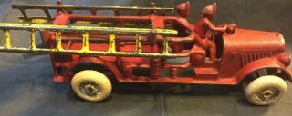 Vintage Arcade Cast Iron Toy Fire Truck W/ Ladders Estate 9.  5” Nr